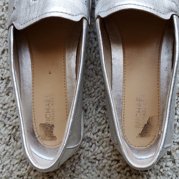 MICHAEL Michael Kors Silver Tassel Flats Loafers Size 5.5 - Picture 6 of 8